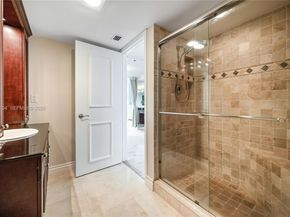 300 Three Islands Blvd PH4A, Hallandale Beach FL 33009