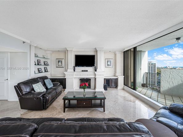 300 Three Islands Blvd PH4A, Hallandale Beach FL 33009