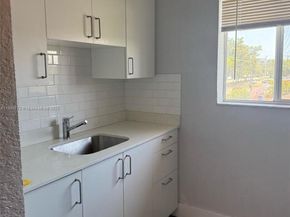2330 NW 11th St 46, Miami FL 33125