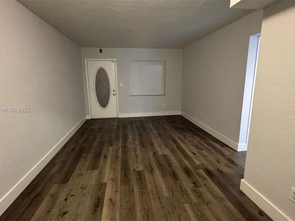 2330 NW 11th St 46, Miami FL 33125