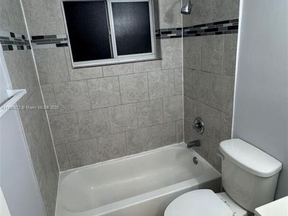 2330 NW 11th St 46, Miami FL 33125