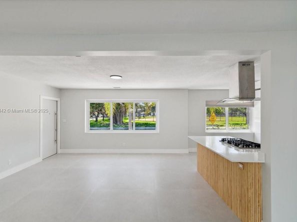 1459 Jefferson St, Hollywood FL 33020