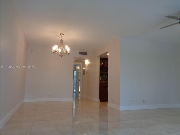 251 SW 132nd Way 315H, Pembroke Pines FL 33027