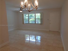 251 SW 132nd Way 315H, Pembroke Pines FL 33027