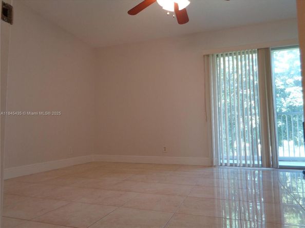251 SW 132nd Way 315H, Pembroke Pines FL 33027