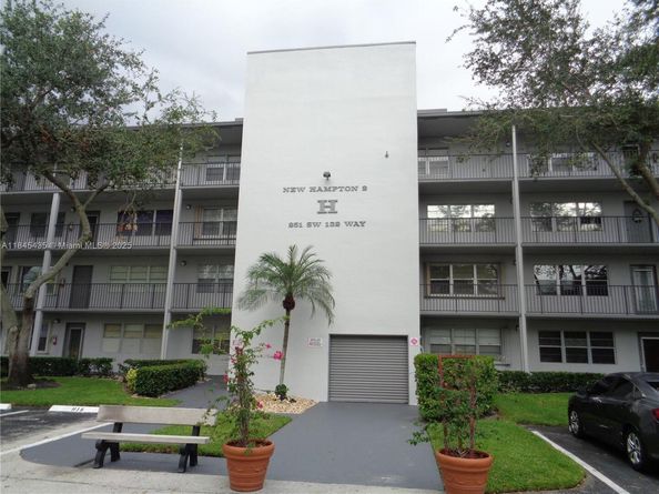 251 SW 132nd Way 315H, Pembroke Pines FL 33027