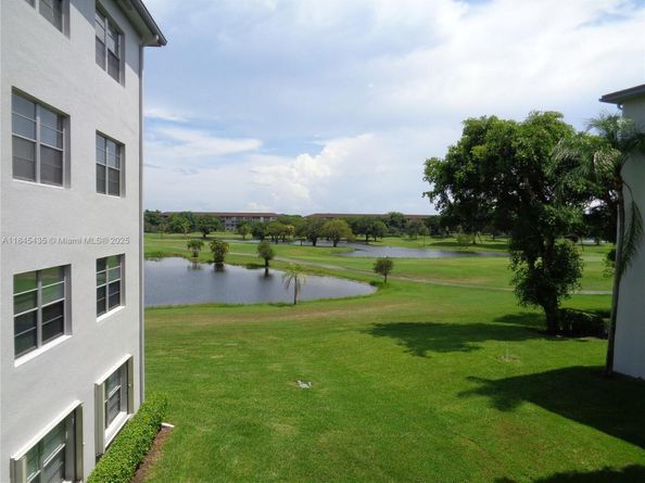 251 SW 132nd Way 315H, Pembroke Pines FL 33027