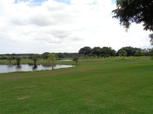 251 SW 132nd Way 315H, Pembroke Pines FL 33027
