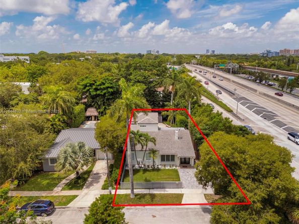 32 SW 23rd Rd, Miami FL 33129