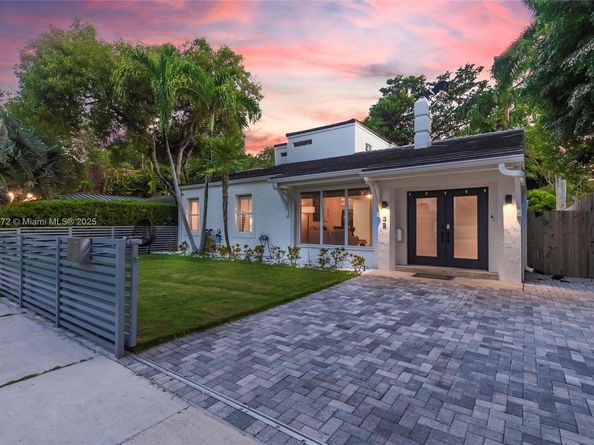 32 SW 23rd Rd, Miami FL 33129