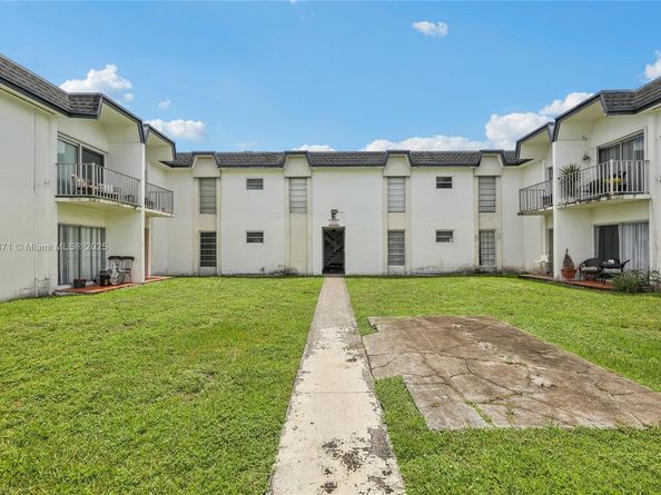 7232 SW 94th Pl E6, Miami FL 33173