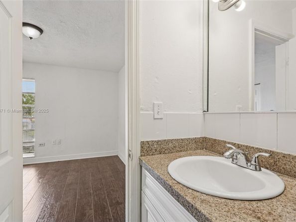 7232 SW 94th Pl E6, Miami FL 33173