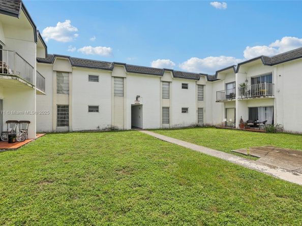 7232 SW 94th Pl E6, Miami FL 33173