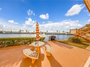 900 SW 10th Ter 14S, Hallandale Beach FL 33009