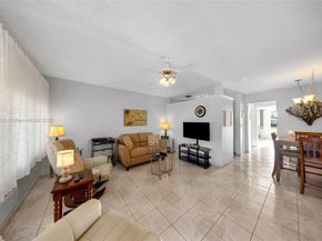 900 SW 10th Ter 14S, Hallandale Beach FL 33009