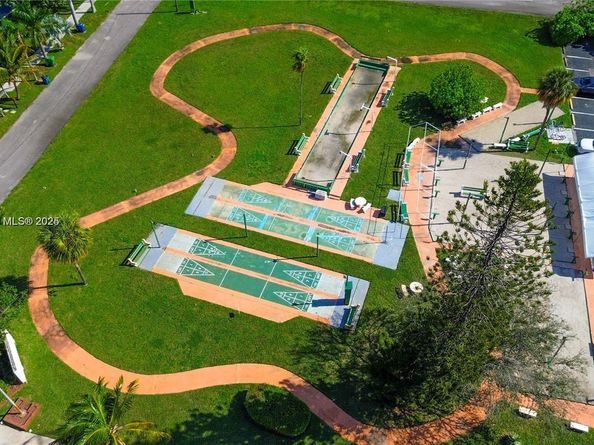 900 SW 10th Ter 14S, Hallandale Beach FL 33009