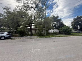 605 NW 65th St, Miami FL 33150