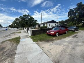 605 NW 65th St, Miami FL 33150