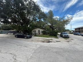605 NW 65th St, Miami FL 33150