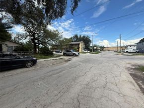 605 NW 65th St, Miami FL 33150