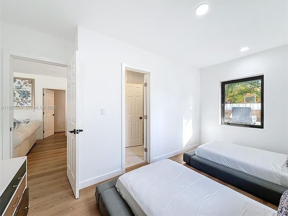 3521 SW 58th Ct, Miami FL 33155