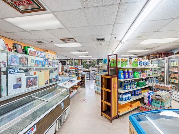 2555 Collins Ave 607, Miami Beach FL 33140