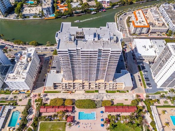 2555 Collins Ave 607, Miami Beach FL 33140