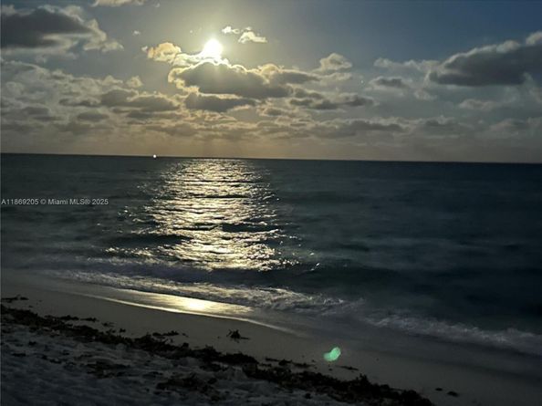 2555 Collins Ave 607, Miami Beach FL 33140
