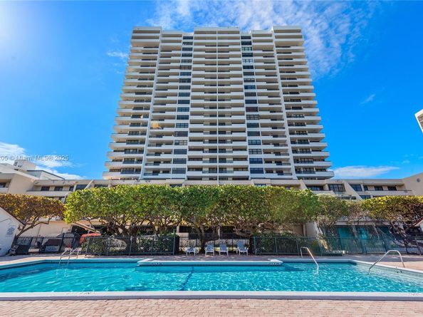 2555 Collins Ave 607, Miami Beach FL 33140