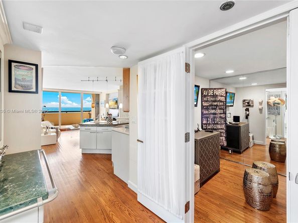 2555 Collins Ave 607, Miami Beach FL 33140