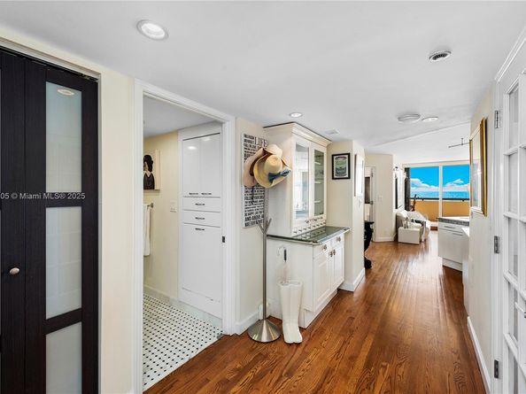 2555 Collins Ave 607, Miami Beach FL 33140