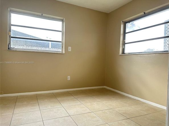 4671 SW 43rd Ter, Dania Beach FL 33314