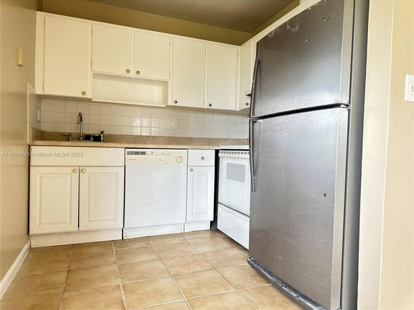 4671 SW 43rd Ter, Dania Beach FL 33314