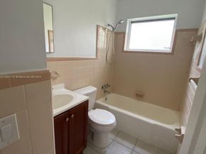 4290 NW 21st Ave, Oakland Park FL 33309
