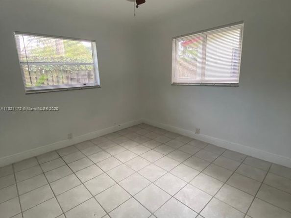 4290 NW 21st Ave, Oakland Park FL 33309