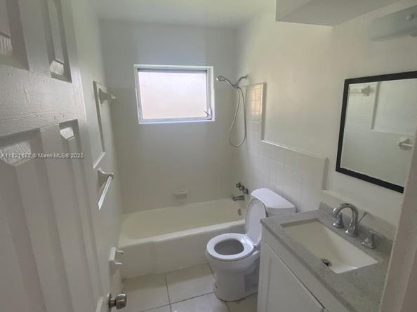 4290 NW 21st Ave, Oakland Park FL 33309