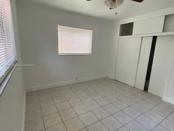 4290 NW 21st Ave, Oakland Park FL 33309