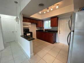 4290 NW 21st Ave, Oakland Park FL 33309