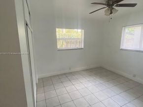 4290 NW 21st Ave, Oakland Park FL 33309