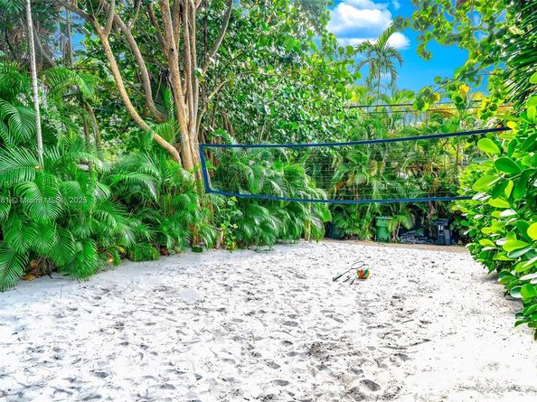 11 Sylvan Ln, Fort Lauderdale FL 33316