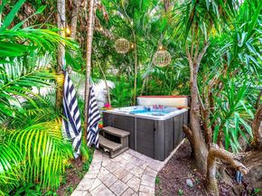 11 Sylvan Ln, Fort Lauderdale FL 33316