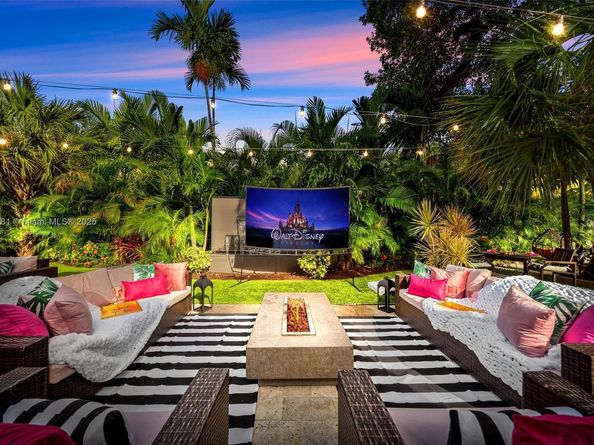 11 Sylvan Ln, Fort Lauderdale FL 33316