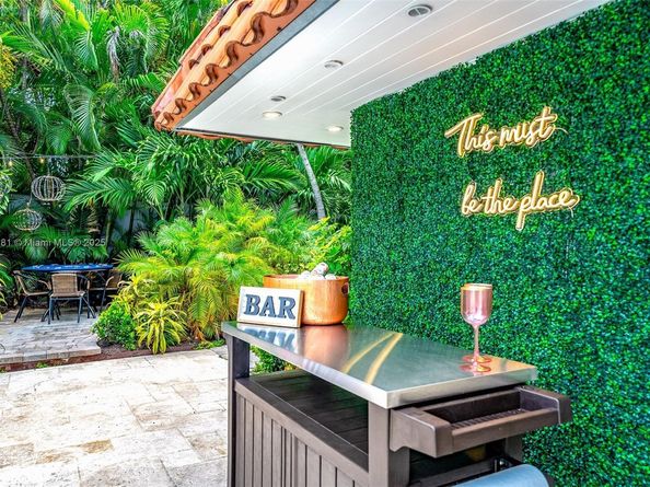 11 Sylvan Ln, Fort Lauderdale FL 33316