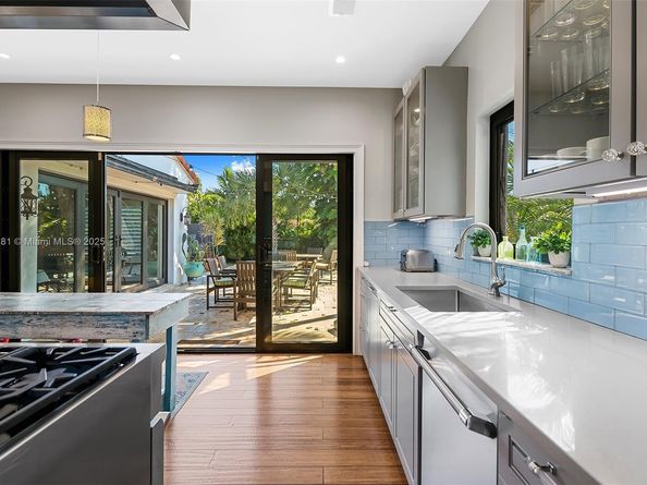 11 Sylvan Ln, Fort Lauderdale FL 33316