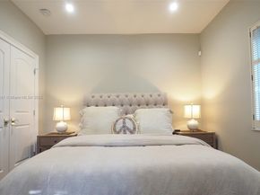 11 Sylvan Ln, Fort Lauderdale FL 33316