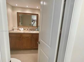 3940 NW 42nd Ave 319, Lauderdale Lakes FL 33319