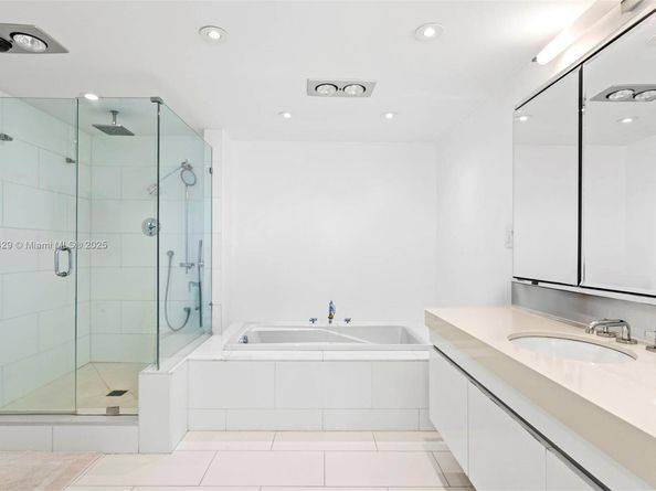 9 Island Ave 2006, Miami Beach FL 33139