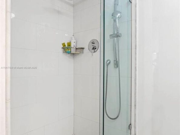 9 Island Ave 2006, Miami Beach FL 33139