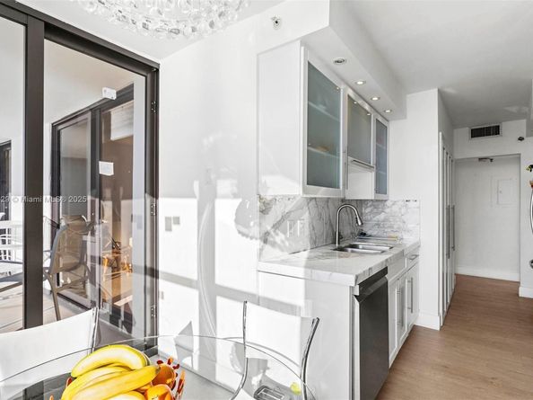 9 Island Ave 2006, Miami Beach FL 33139