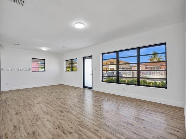 4631 E 8th Ct, Hialeah FL 33013